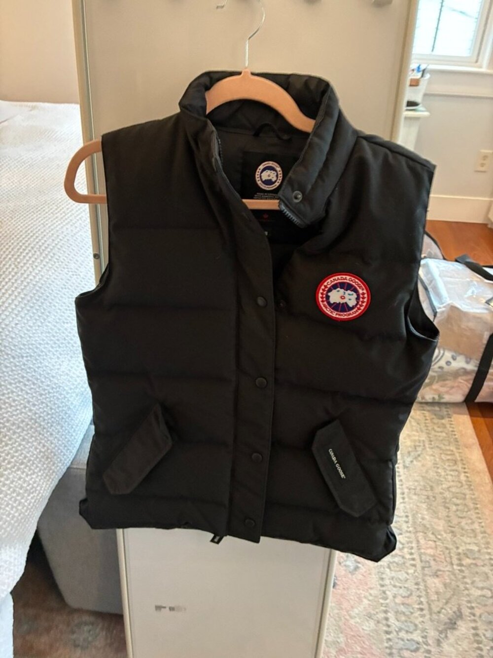 NWOT Canada Goose down vest in black